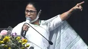 पश्चिम बंगाल में बड़ा राजनीतिक घटनाक्रम: ममता बनर्जी के करीबियों ने की CM शुभेंदु अधिकारी से मुलाकात; सुरक्षा, हॉकर्स और कार्यकर्ताओं पर कार्रवाई पर हुई चर्चा